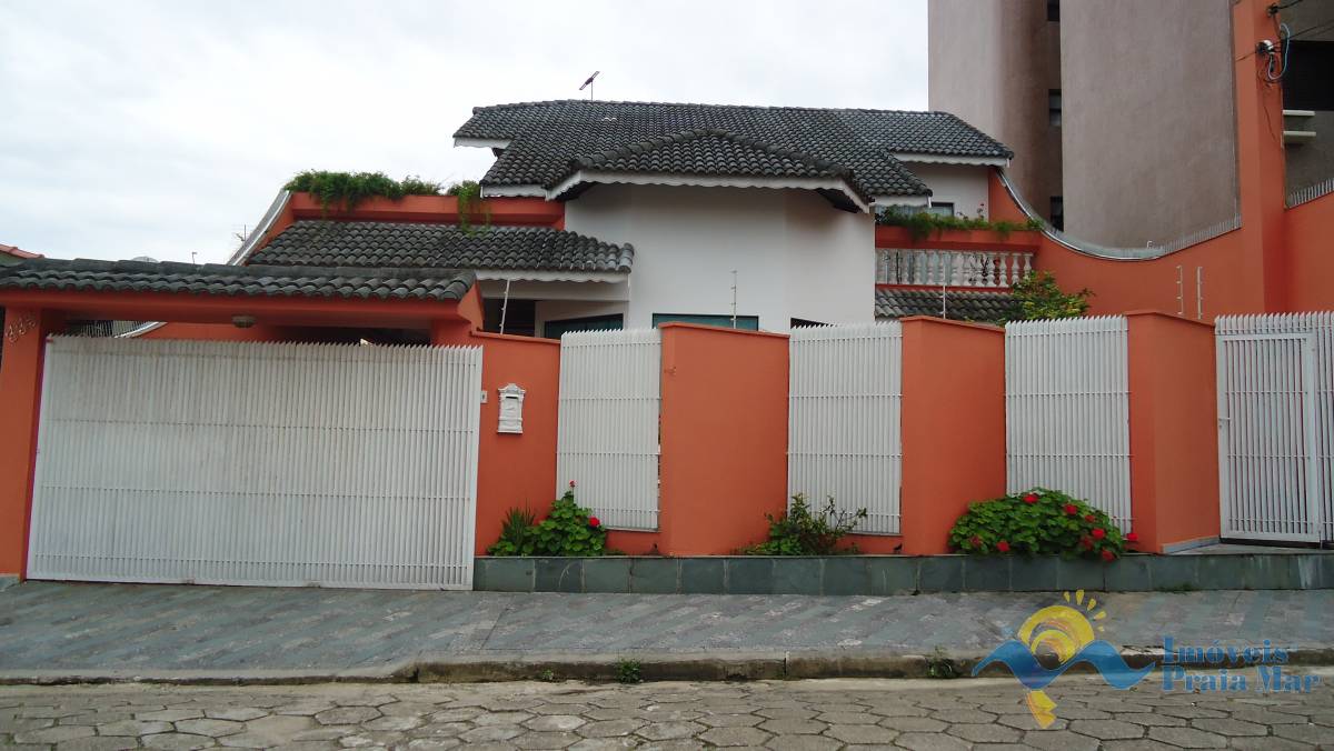 Casa para venda no bairro Stella Maris em Peruíbe