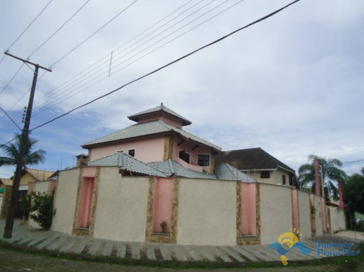 Casa para venda no bairro Jardim Imperador em Peruíbe