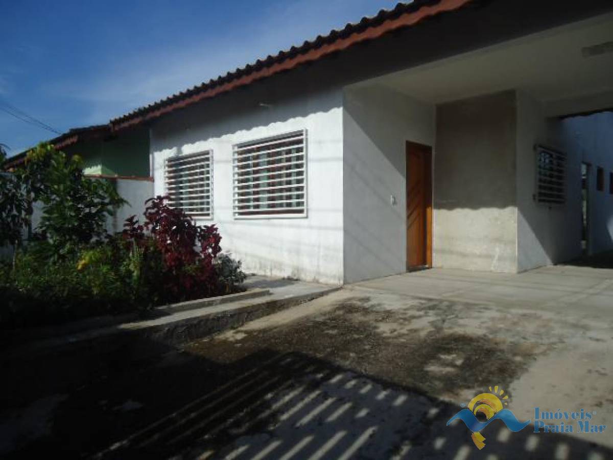 Casa para venda no bairro Belmira Novaes em Peruíbe