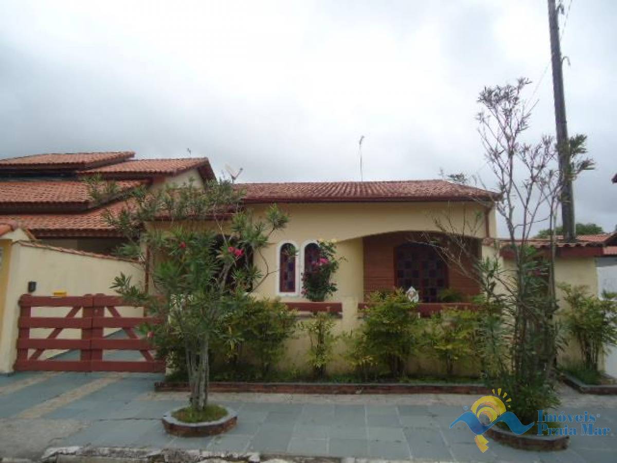 Casa para venda no bairro Oásis em Peruíbe