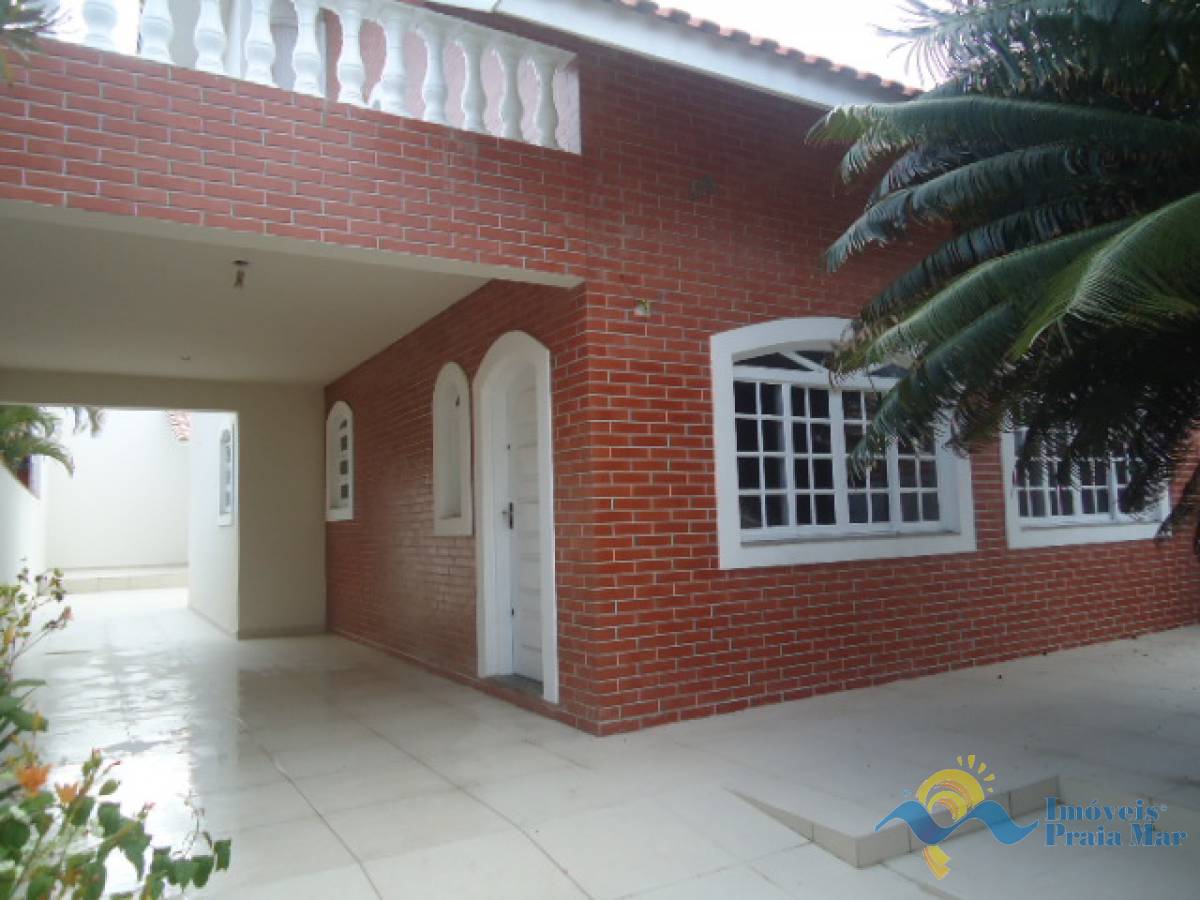 Casa para venda no bairro Icaraíba em Peruíbe