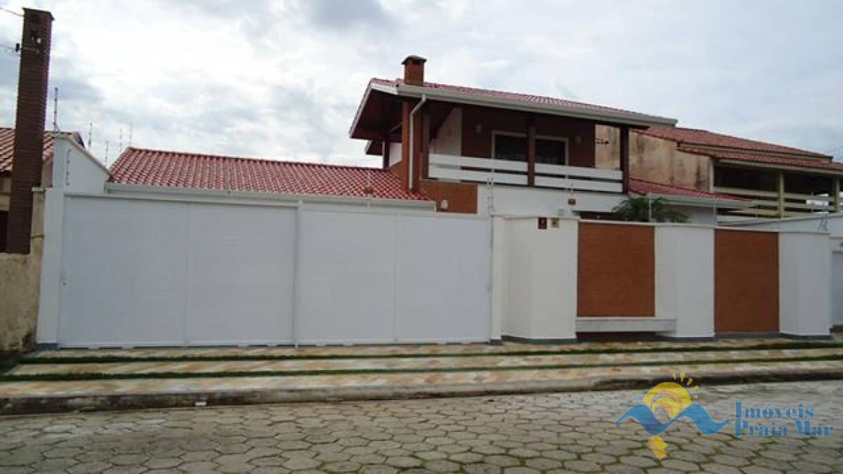 Casa para venda no bairro Jardim Márcia em Peruíbe