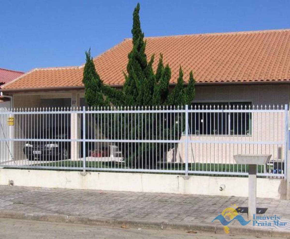 Casa para venda no bairro Stella Maris em Peruíbe