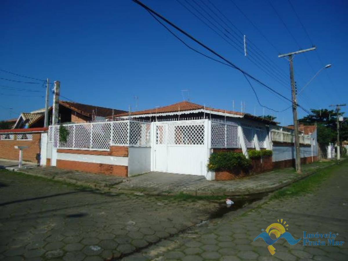 Casa para venda no bairro Stella Maris em Peruíbe