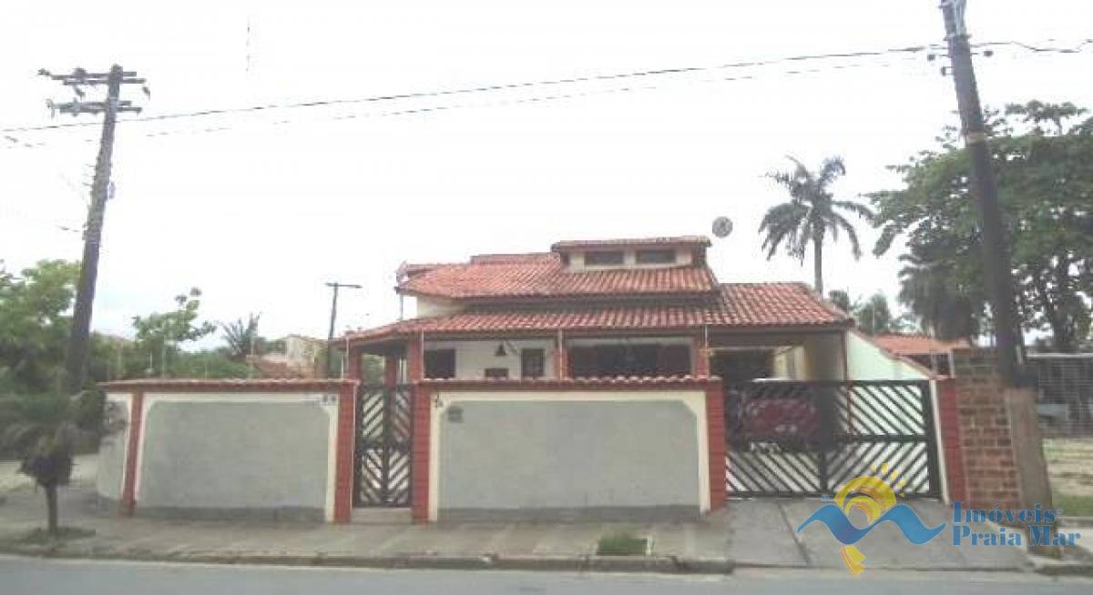 Casa para venda no bairro Centro em Peruíbe