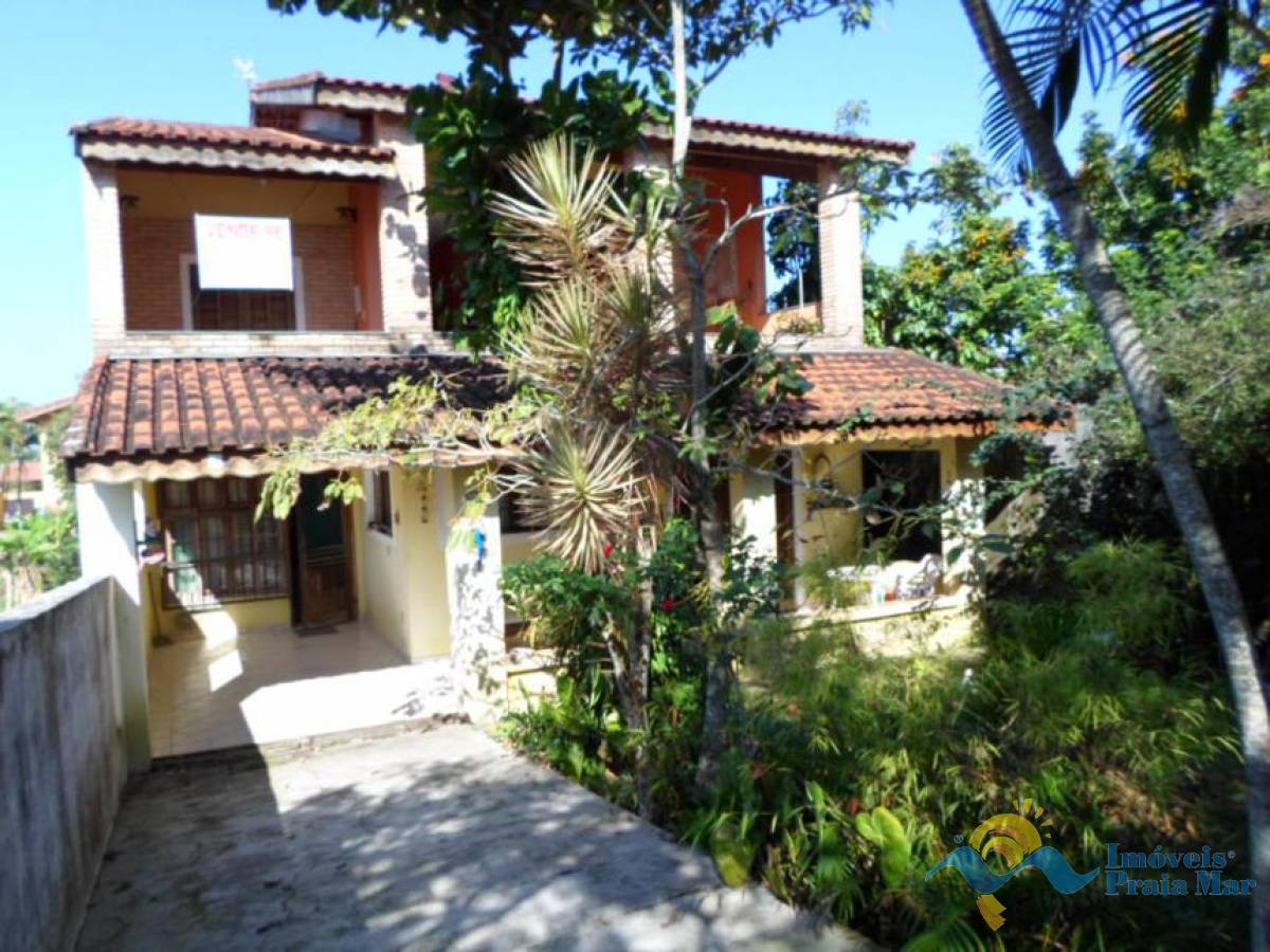 Casa para venda no bairro Scipel em Peruíbe