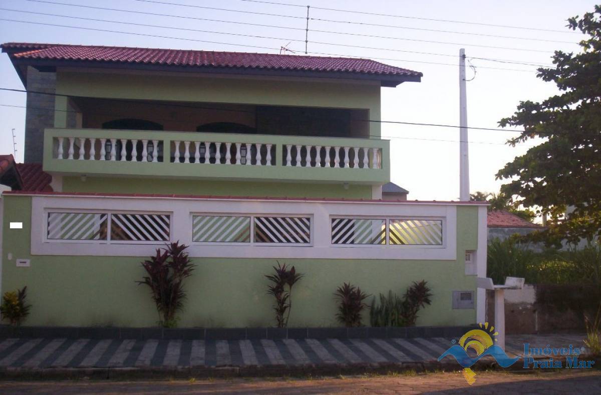 Casa para venda no bairro Mar e Sol em Peruíbe