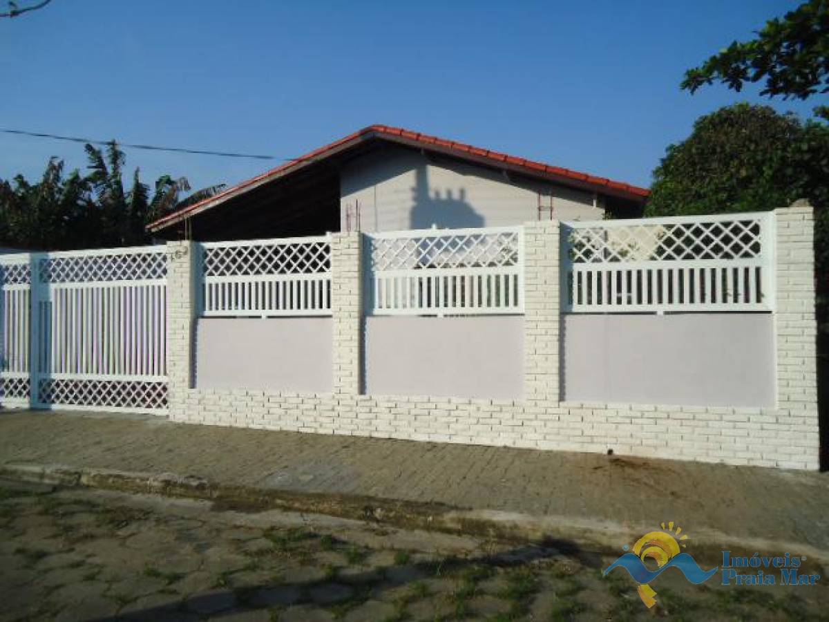 Casa para venda no bairro Stella Maris em Peruíbe