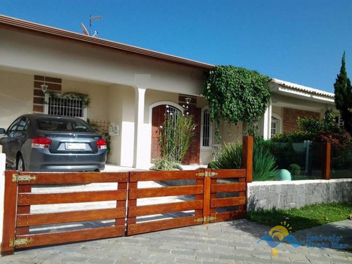 Casa para venda no bairro Oásis em Peruíbe