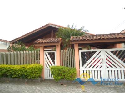 Casa para venda no bairro Ribamar em Peruíbe