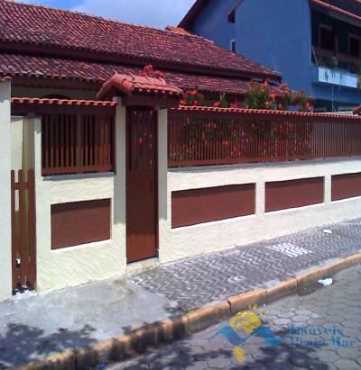 Casa para venda no bairro Centro em Peruíbe