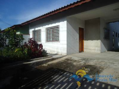 Casa para venda no bairro Belmira Novaes em Peruíbe