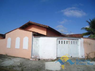 Casa para venda no bairro Jardim Peruíbe em Peruíbe