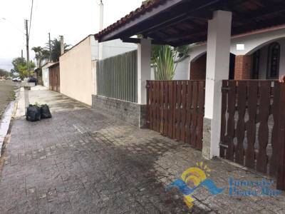 Casa para venda no bairro Oásis em Peruíbe