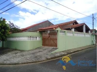 Casa para venda no bairro Belmira Novaes em Peruíbe