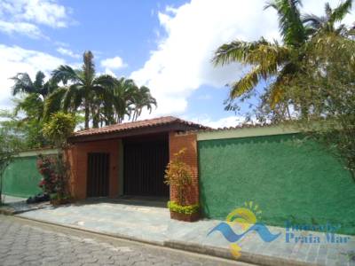 Casa para venda no bairro Stella Maris em Peruíbe