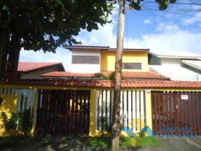 Casa para venda no bairro Ribamar em Peruíbe