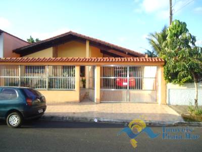 Casa para venda no bairro Stella Maris em Peruíbe