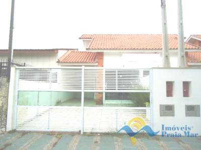 Casa para venda no bairro Stella Maris em Peruíbe