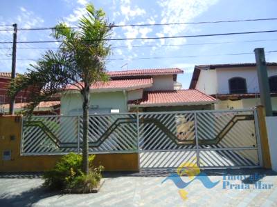 Casa para venda no bairro Icaraíba em Peruíbe